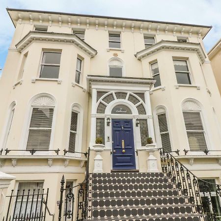 Апартаменты Saltwood Истбурн Экстерьер фото